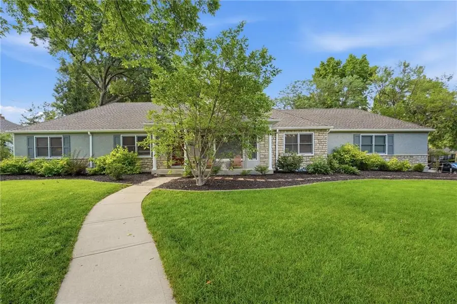 9012 Cherokee Lane, Leawood, KS 66206 - #2