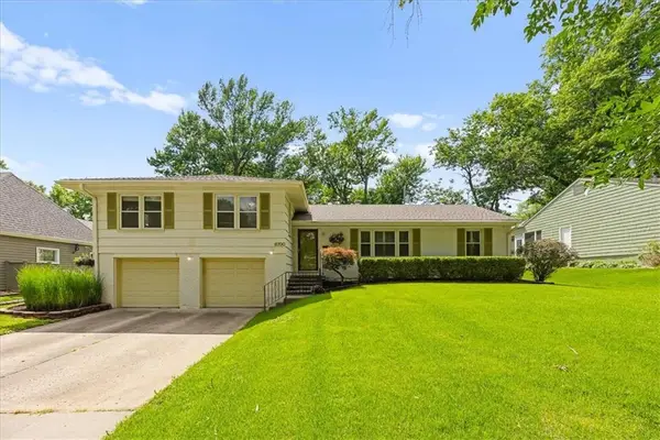 8700 Belleview Avenue, Kansas City, MO 64114