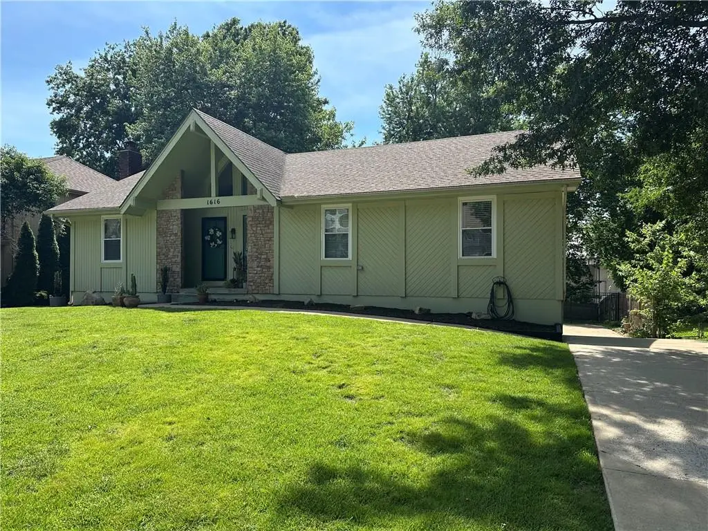 1616 NE Ridgeview Drive, Lees Summit, MO 64086 - #1