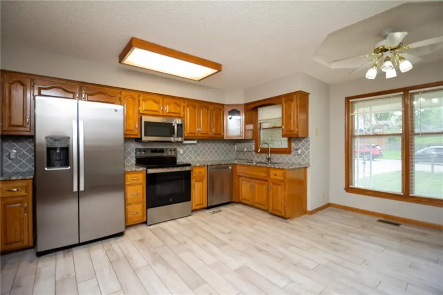1213 Milwaukee Street, Excelsior Springs, MO 64024 - #2