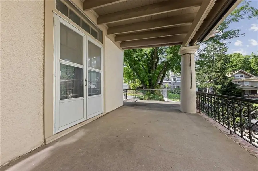 25 E 53rd Street, Kansas City, MO 64112 - #3