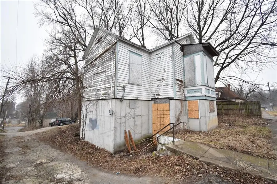 114 E Saint Paul Street, Saint Joseph, MO 64505 - #3