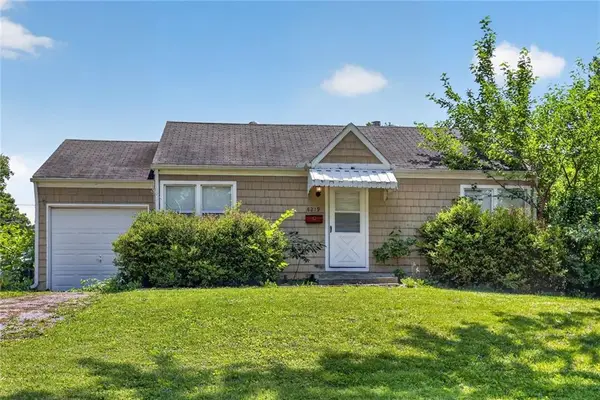 8219 Woodward Street, Overland Park, KS 66204