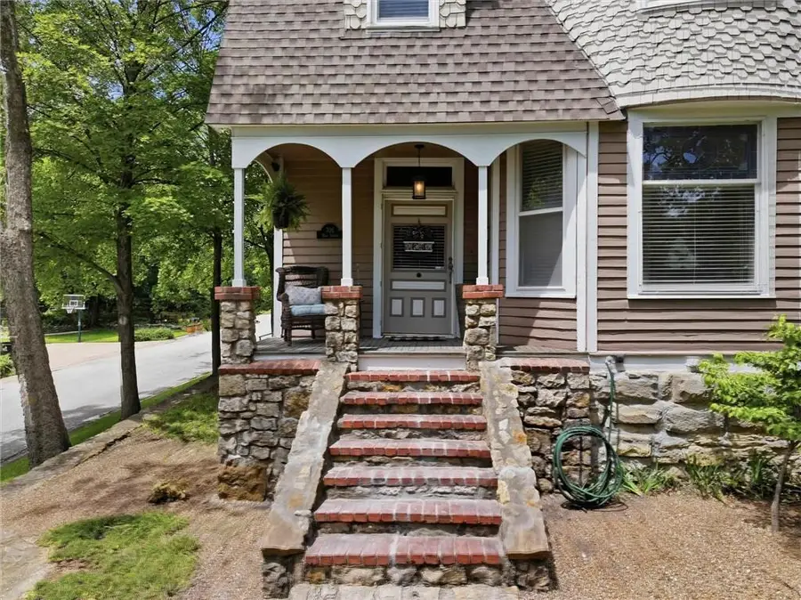 706 W Wall Street, Harrisonville, MO 64701 - #2
