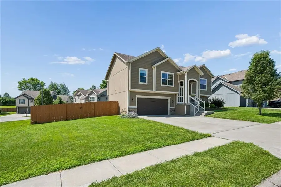 927 NW Long Drive, Grain Valley, MO 64029 - #2