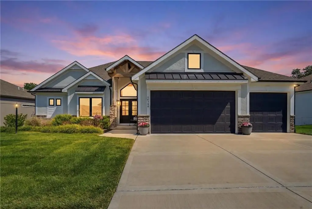 14790 Thousand Oaks Place, Parkville, MO 64152 - #1