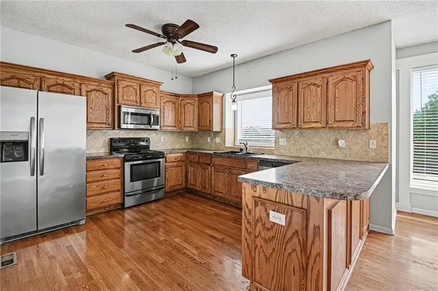 891 S Clearwater Creek Drive, Olathe, KS 66061 - #3