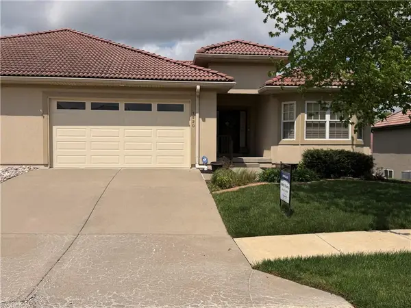 1520 SW Antiquity Drive, Lee's Summit, MO 64081