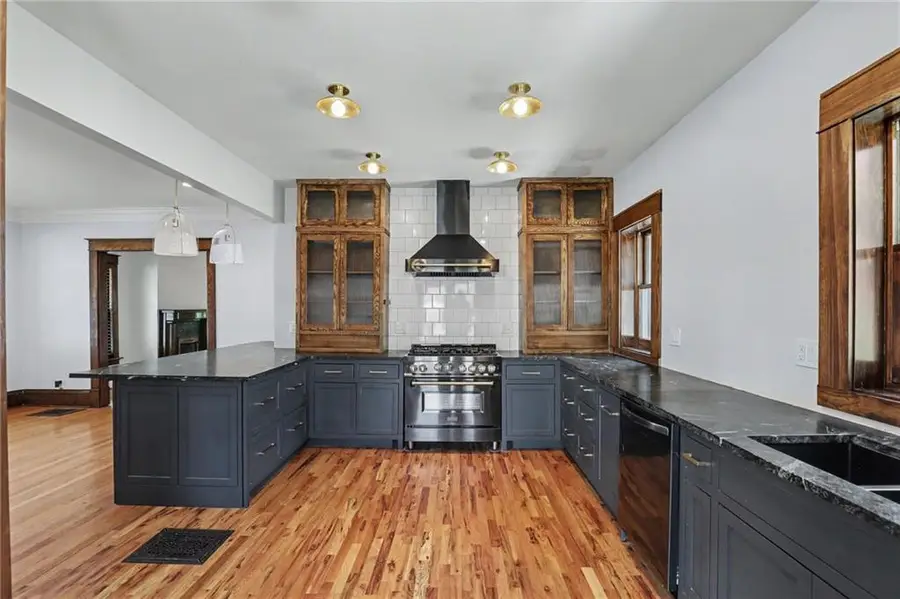 3727 Pennsylvania Avenue, Kansas City, MO 64111 - #3