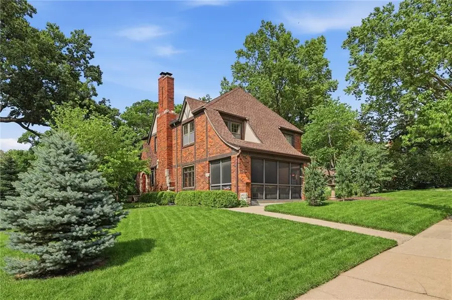 1141 Valentine Road, Kansas City, MO 64111 - #2