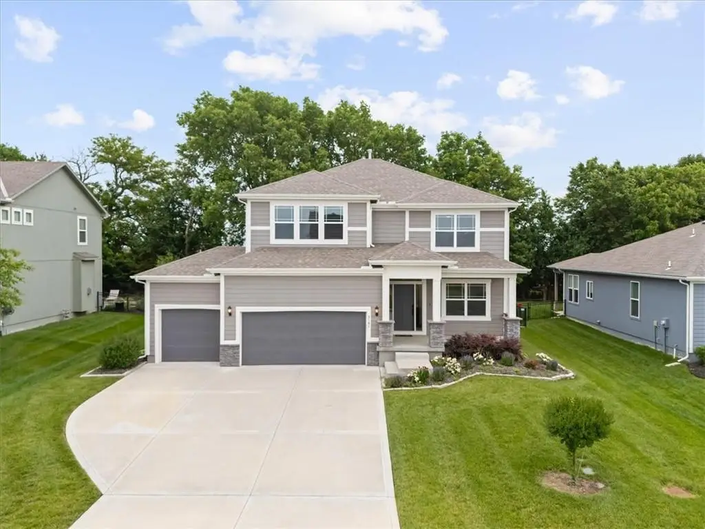 3101 SW Arbor Tree Drive, Lees Summit, MO 64082 - #1