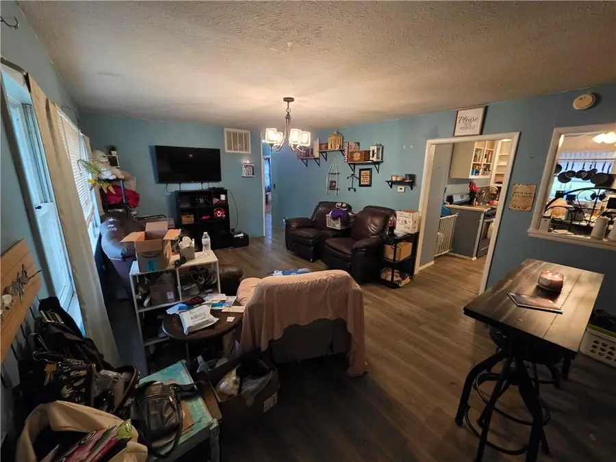 304 Warwick Road, Coffeyville, KS 67337 - #2
