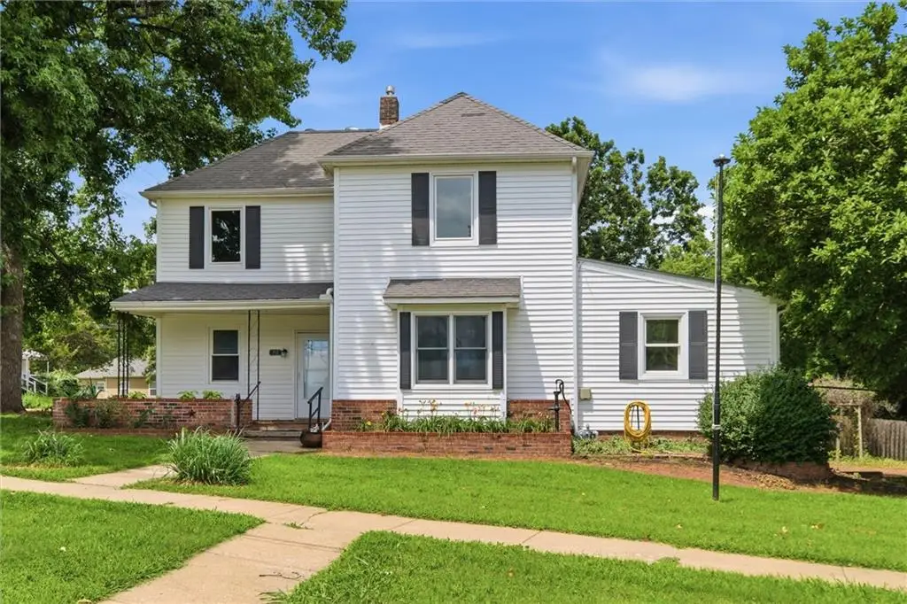 301 Allcutt Avenue, Bonner Springs, KS 66012 - #1