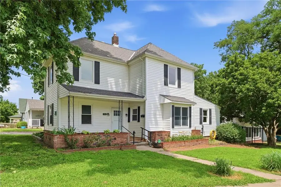 301 Allcutt Avenue, Bonner Springs, KS 66012 - #3