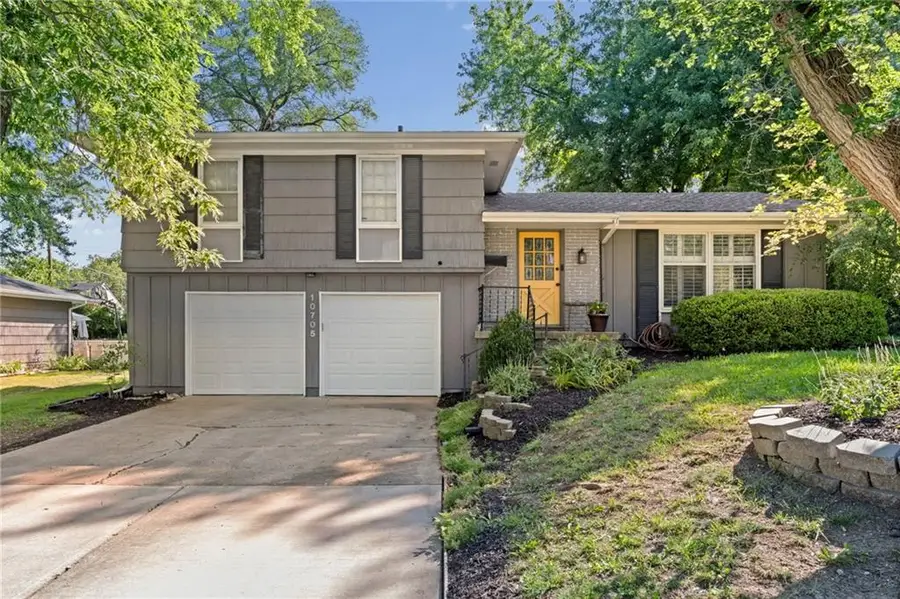 10705 Walrond Avenue, Kansas City, MO 64137 - #2