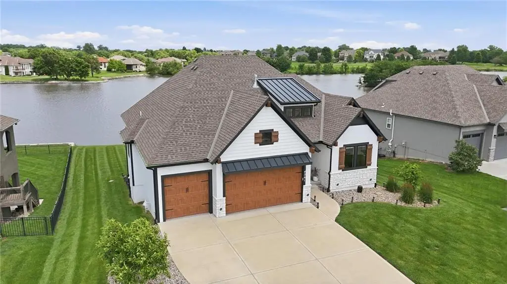 4261 Lakeshore Drive, Basehor, KS 66007 - #1