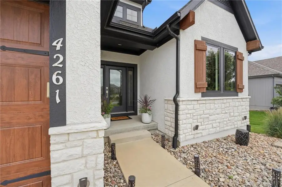 4261 Lakeshore Drive, Basehor, KS 66007 - #3