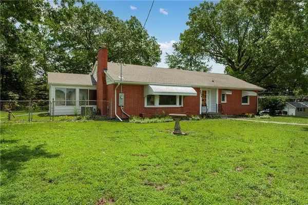 7323 Manchester Avenue, Kansas City, MO 64133
