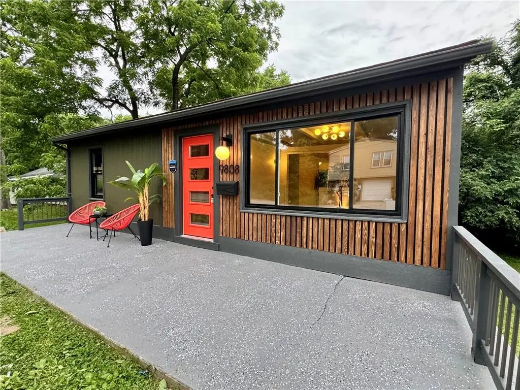 9808 E 22nd Street S, Independence, MO 64052 - #1