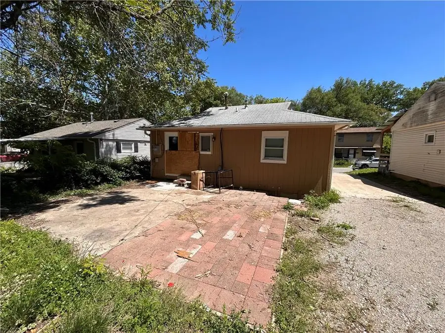 3716 Mersington Avenue, Kansas City, MO 64128 - #3