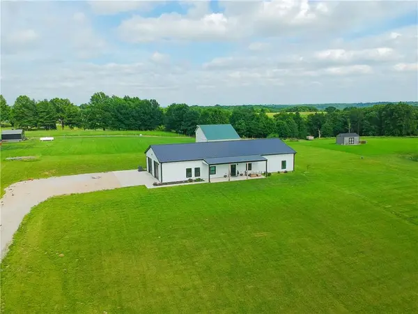 8009 S Enochs Mills Road, Grain Valley, MO 64029