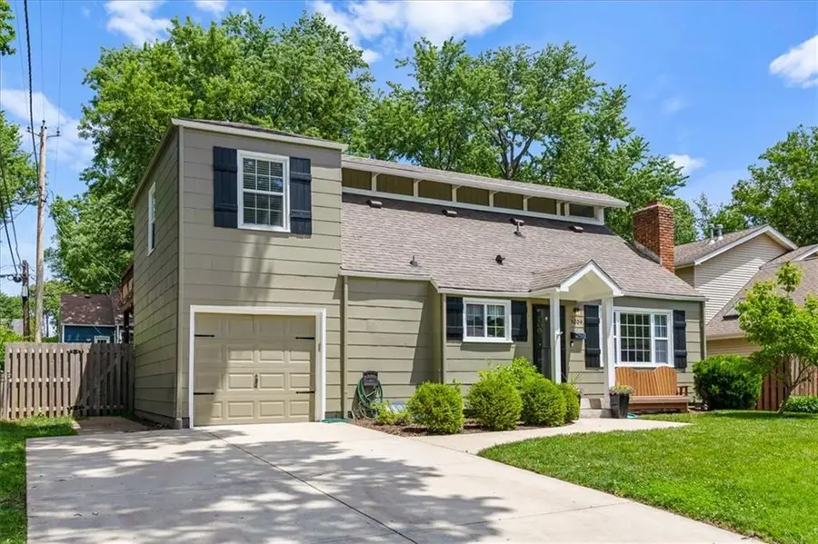 5204 W 50th Terrace, Roeland Park, KS 66205 - #2