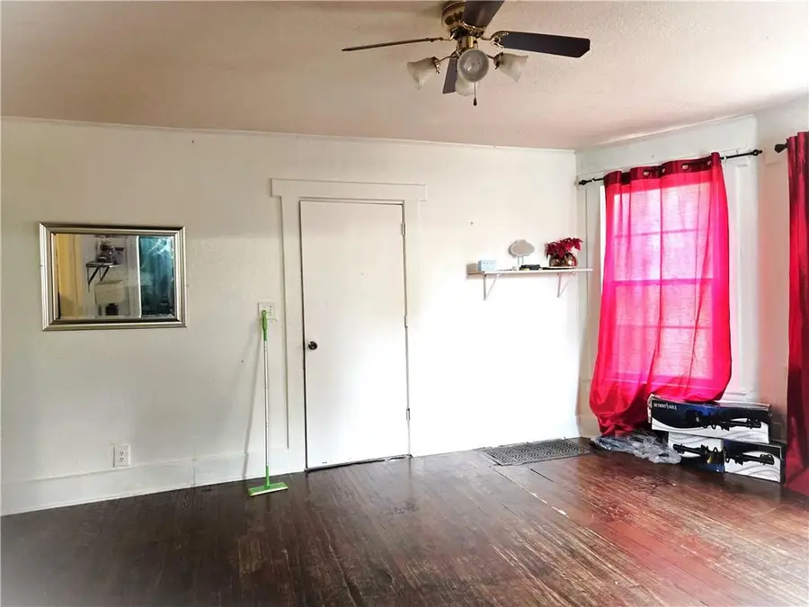 822 Tauromee Avenue, Kansas City, KS 66101 - #3