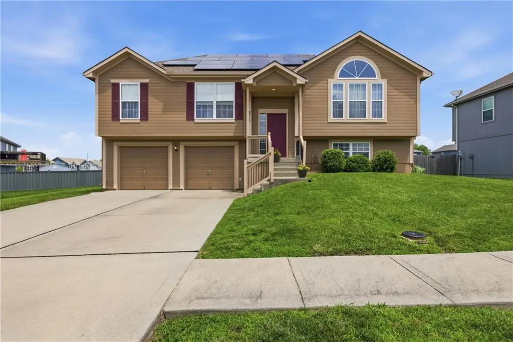 9712 E 222nd Street, Peculiar, MO 64078 - #1
