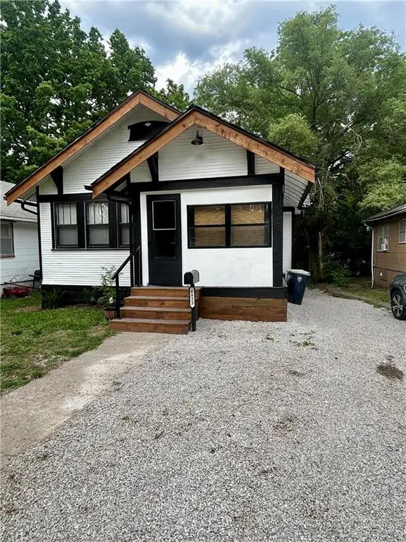 6823 Agnes Avenue, Kansas City, MO 64132 - #3