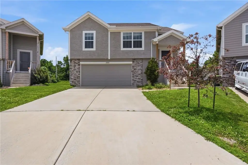 21808 Southcreek Road, Peculiar, MO 64078 - #1