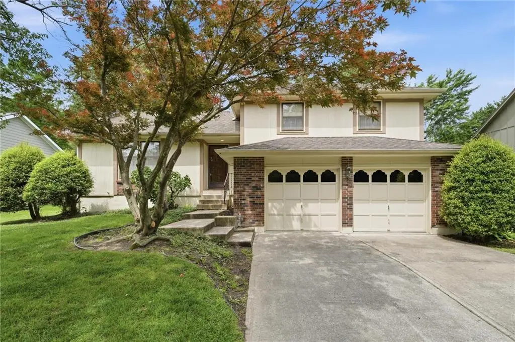 302 NE Noeleen Lane, Lees Summit, MO 64086 - #1