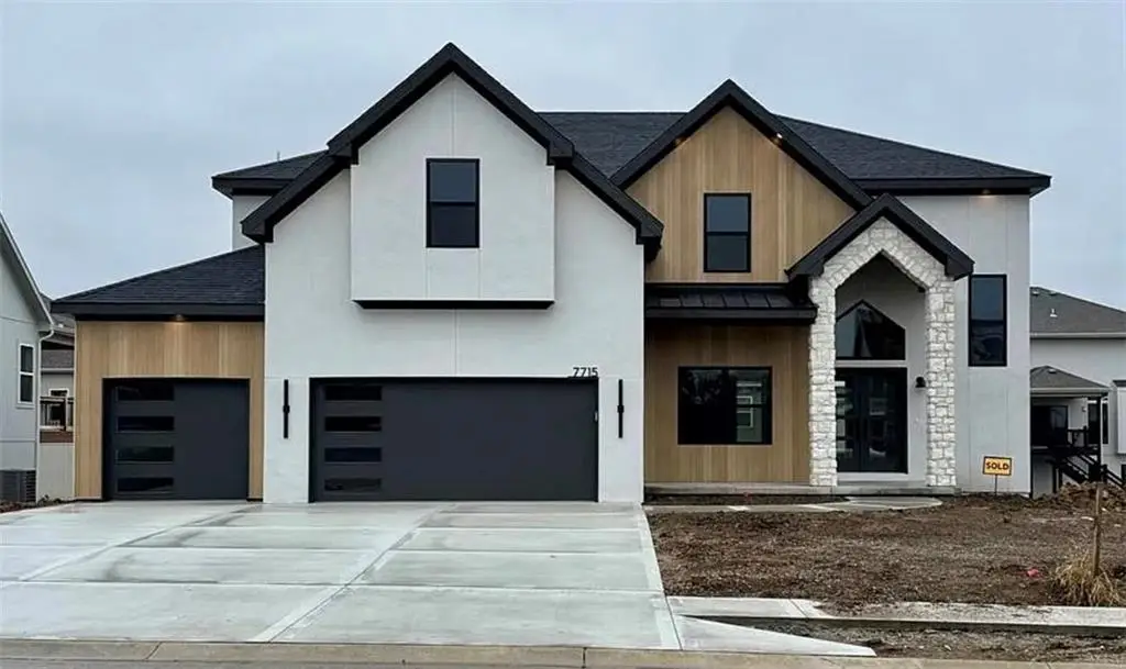 4749 NW Sienna Ridge, Riverside, MO 64150 - #1