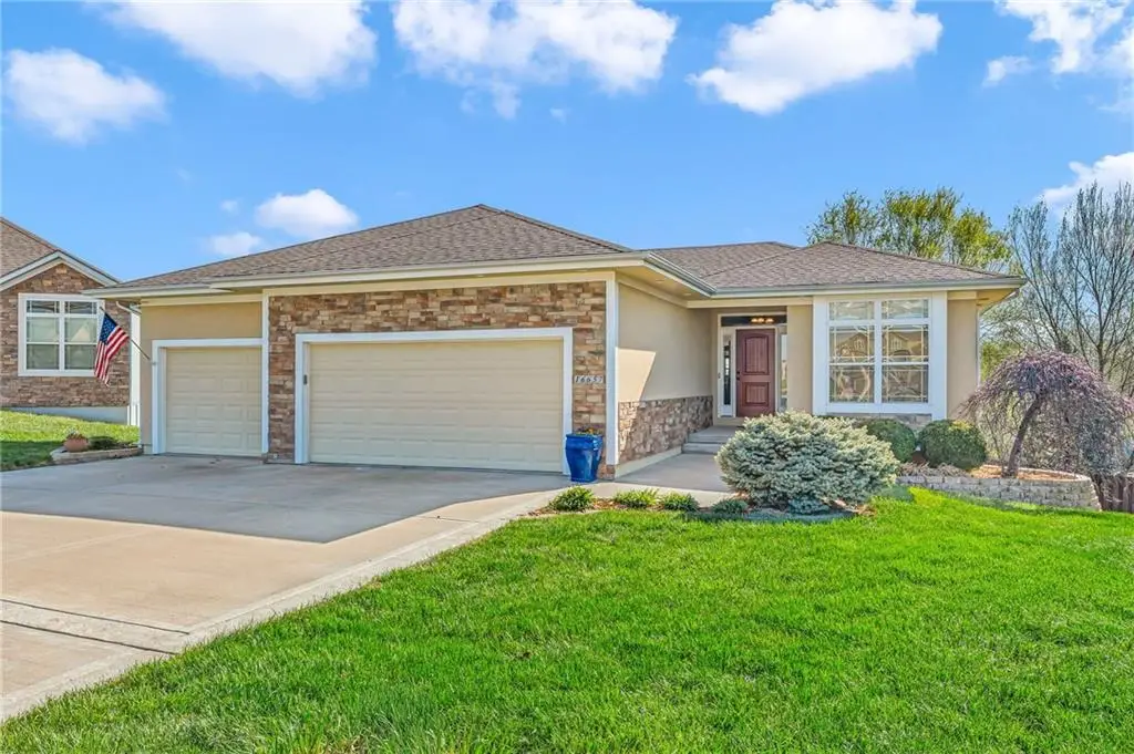 16657 Sandstone Circle, Basehor, KS 66007 - #1
