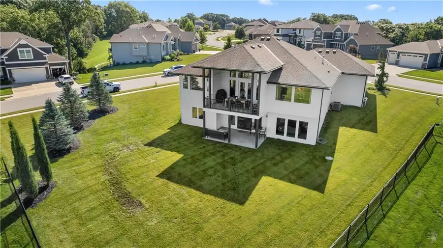 14622 Thousand Oaks Place Place, Parkville, MO 64152 - #2