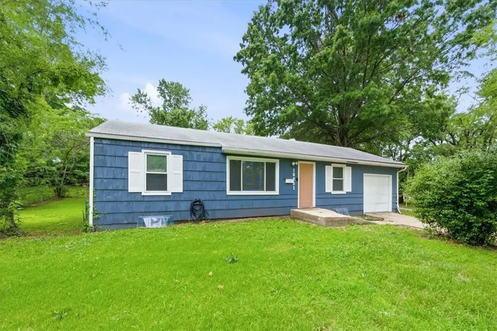 10001 Bellaire Avenue, Kansas City, MO 64134 - #1