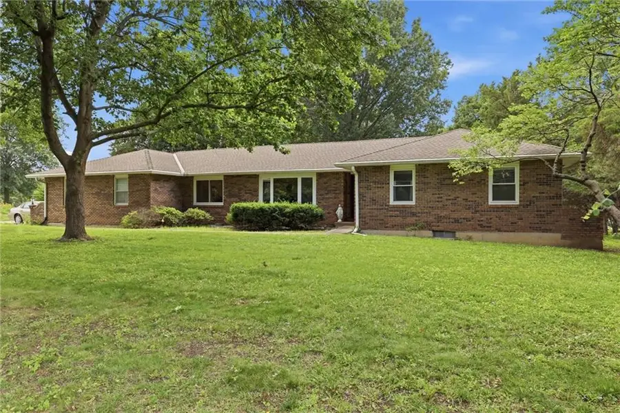 15960 Nall Avenue, Stilwell, KS 66085 - #2