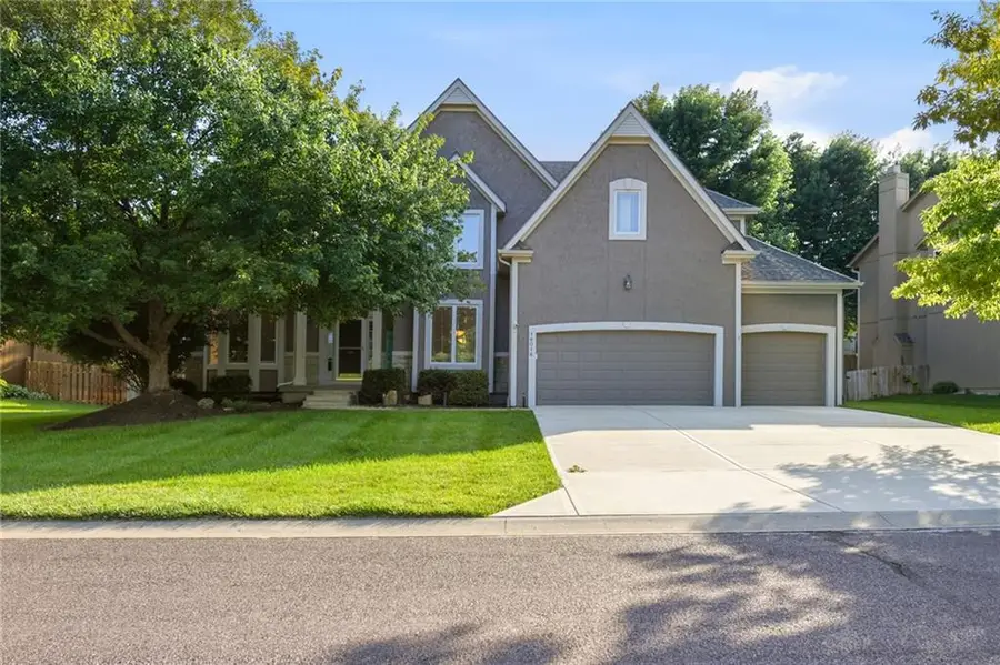 16016 Rosewood Street, Overland Park, KS 66085 - #2