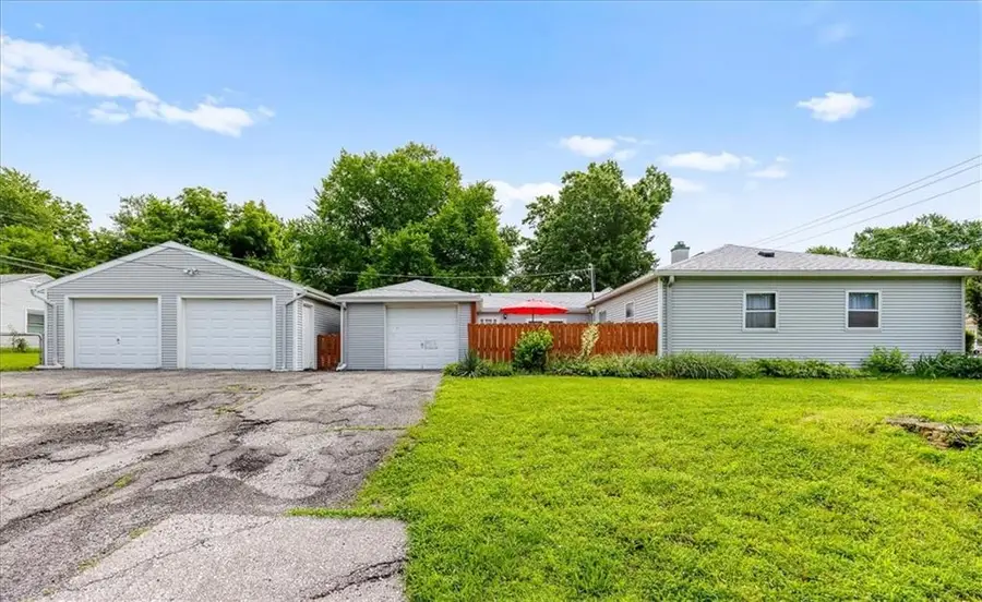 3618 Shawnee Drive, Kansas City, KS 66106 - #2