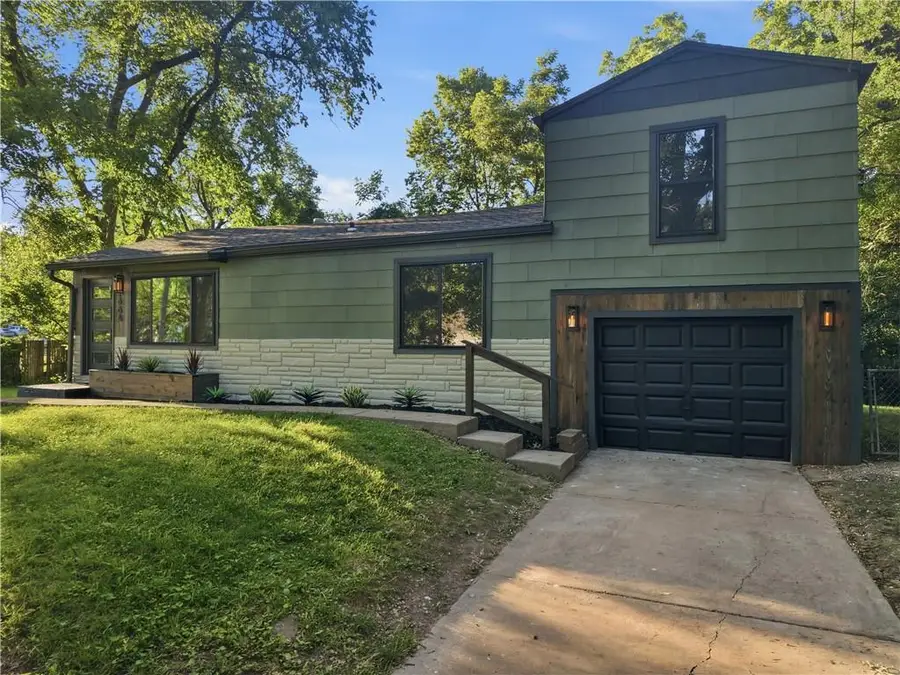 664 Doniphan Street, Leavenworth, KS 66048 - #2