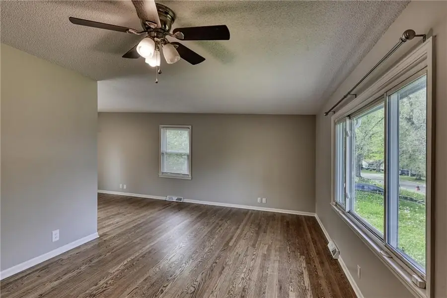 3535 N Chelsea Avenue, Kansas City, MO 64117 - #2