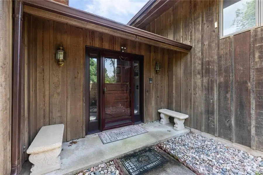 21 W Edwards Street, Iola, KS 66749 - #3