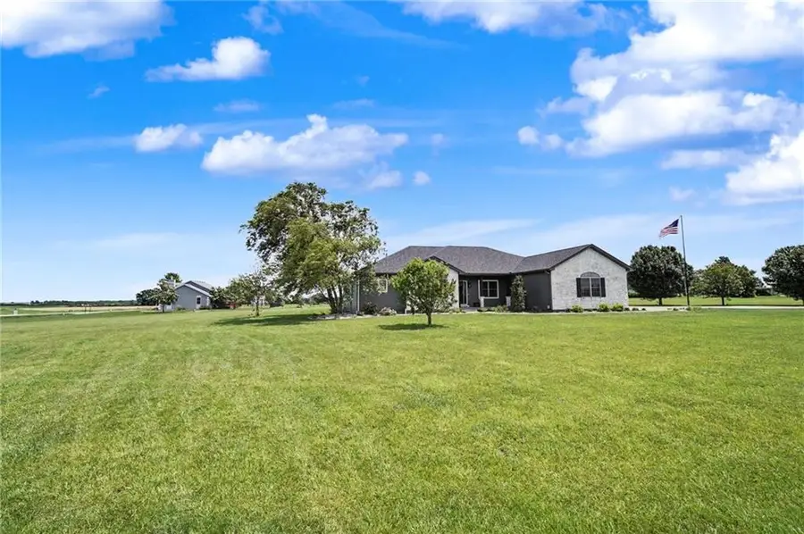 16 Links Drive, Garnett, KS 66032 - #3