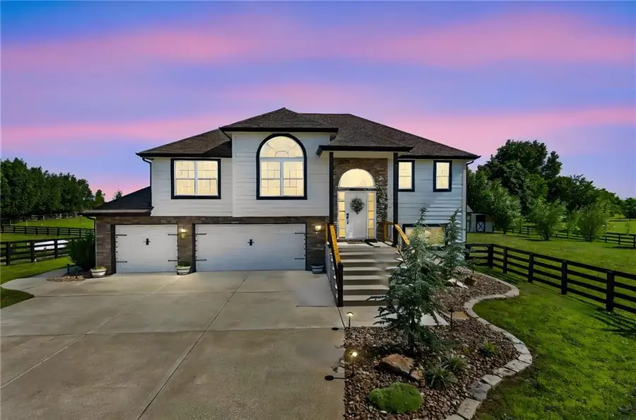 16956 Auburn Court, Bonner Springs, KS 66012 - #2