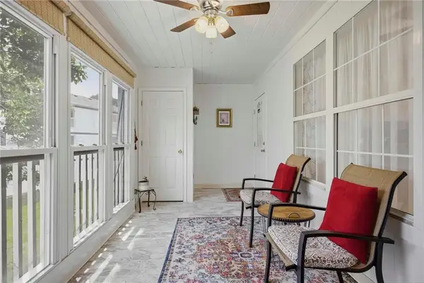 2405 NE 68th Street, Gladstone, MO 64118