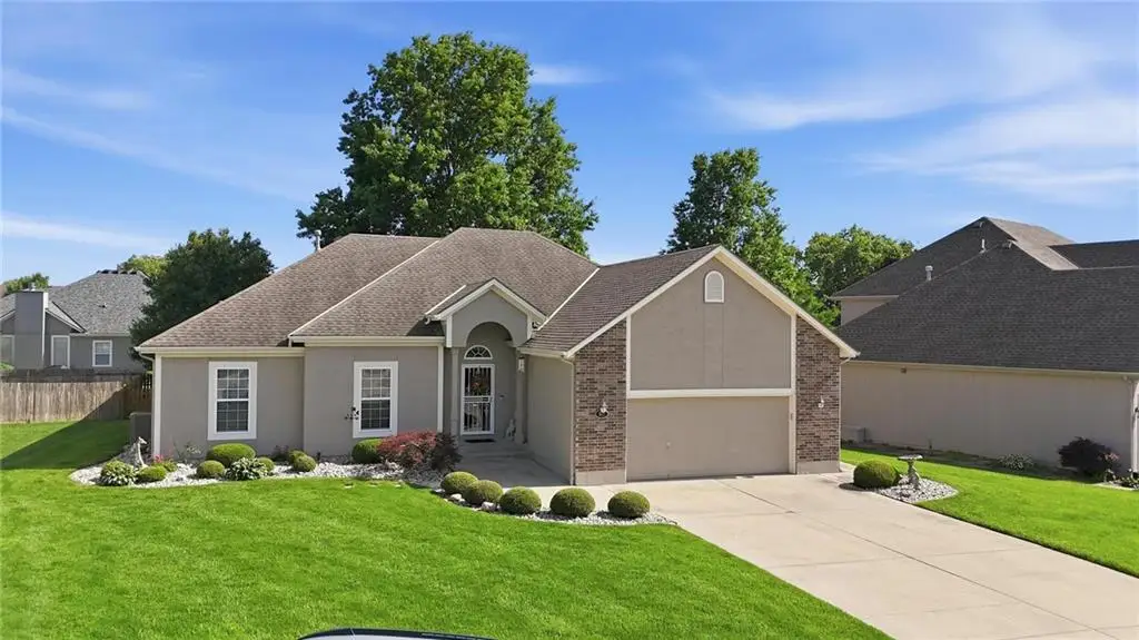 812 SW Nautica Court, Lees Summit, MO 64082 - #1