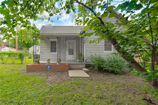 1801 S Broadway Street, Leavenworth, KS 66048