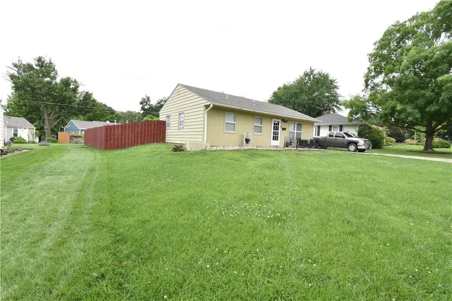 2710 Southeast Trail, Saint Joseph, MO 64506 - #3