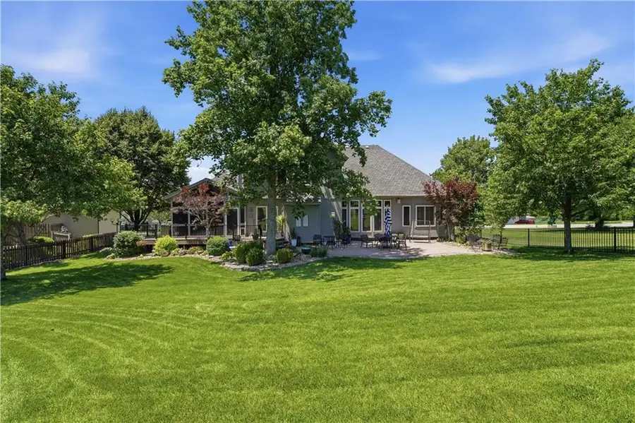 579 N Winnebago Drive, Lake Winnebago, MO 64034 - #2
