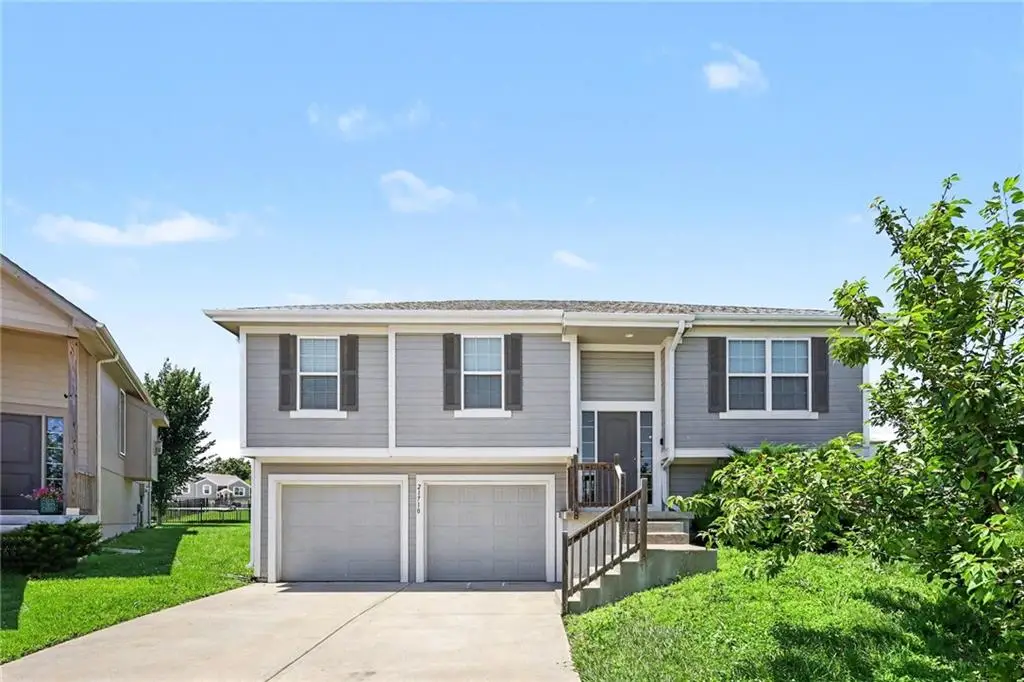 21710 North Ridge, Peculiar, MO 64078 - #1