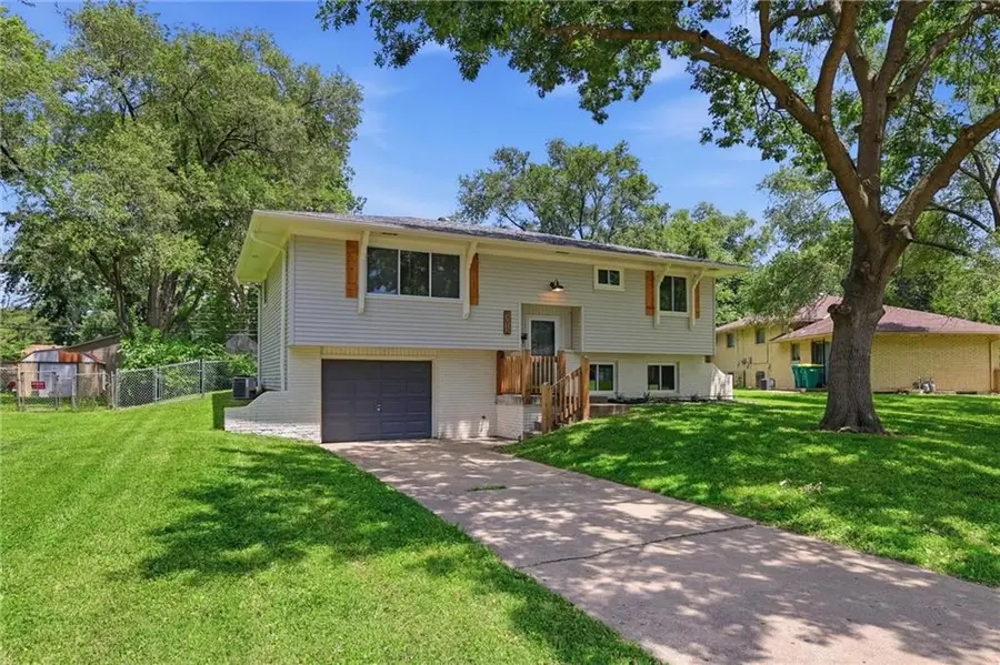 5012 Powell Avenue, Kansas City, KS 66106 - #3